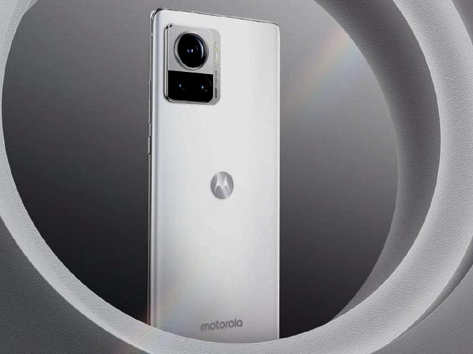 Moto X30 Pro معرفی شد - اولین گوشی هوشمند جهان با دوربین 200 مگاپیکسلی