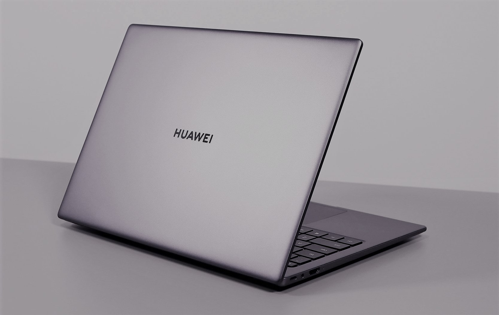 بررسی هواوی میت‌بوک 14