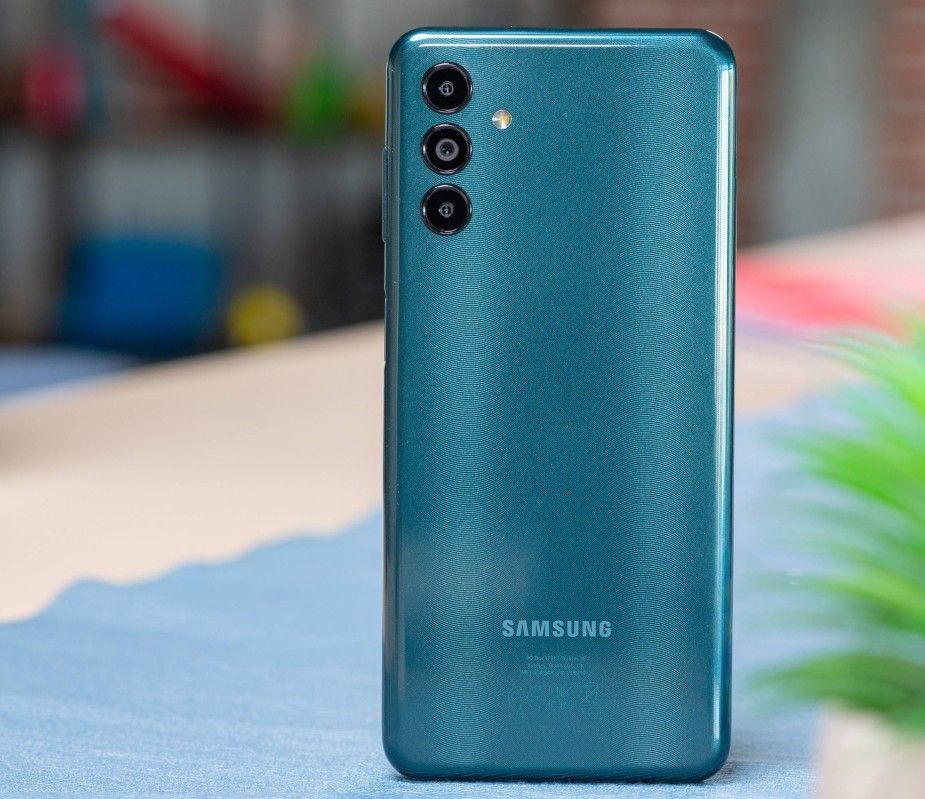 بررسی سامسونگ گلکسی A04s موبایلی اقتصادی